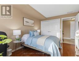 301 - 511 GAINSBOROUGH ROAD - 16