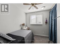 41 ELVIRA CRESCENT - 20