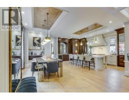 562 DUFFERIN AVENUE - 11