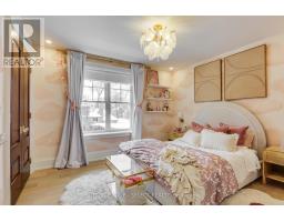 562 DUFFERIN AVENUE - 21