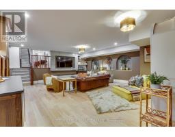 562 DUFFERIN AVENUE - 35