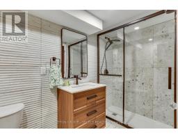 562 DUFFERIN AVENUE - 38