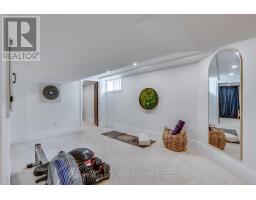 562 DUFFERIN AVENUE - 39