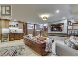 562 DUFFERIN AVENUE - 40