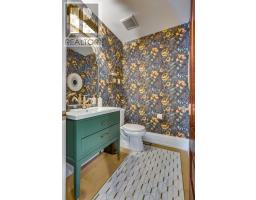 562 DUFFERIN AVENUE - 6