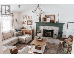 18 CARMAN STREET - 17