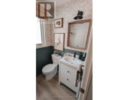 18 CARMAN STREET - 24