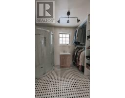 18 CARMAN STREET - 28