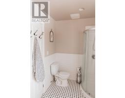 18 CARMAN STREET - 34