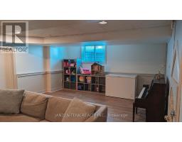 18 CARMAN STREET - 38