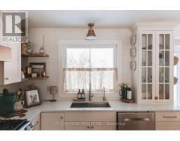 18 CARMAN STREET - 8