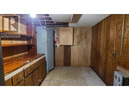 1531 HOWLAND AVENUE - 15