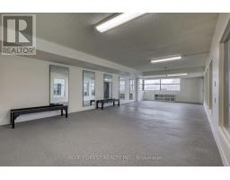 1705 - 389 DUNDAS STREET W - 43