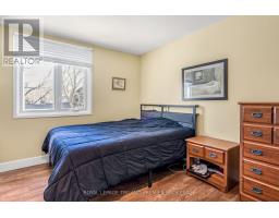 31 FOXCROFT CRESCENT - 31