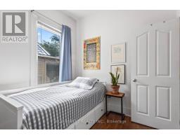 623 DUFFERIN AVENUE - 24