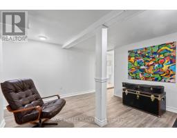 623 DUFFERIN AVENUE - 30