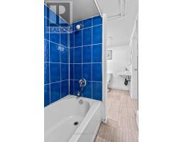 623 DUFFERIN AVENUE - 32