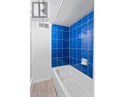 623 DUFFERIN AVENUE - 33