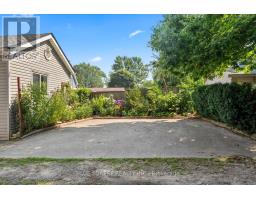 623 DUFFERIN AVENUE - 36