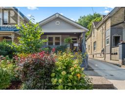 623 DUFFERIN AVENUE - 40