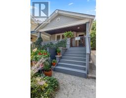 623 DUFFERIN AVENUE - 41