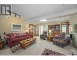 53 MERIDENE CRESCENT W - 27