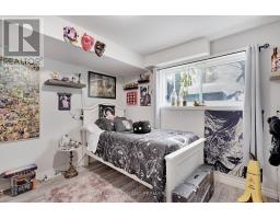 412 FERNDALE AVENUE - 26