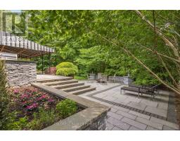 4 LINKSGATE ROAD - 40