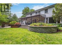 4 LINKSGATE ROAD - 44