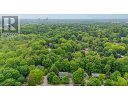 4 LINKSGATE ROAD - 50