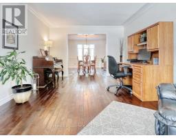 6 GREEN HEDGE LANE - 11