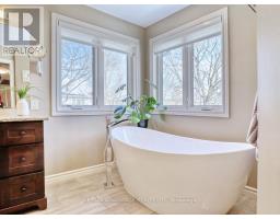 6 GREEN HEDGE LANE - 25