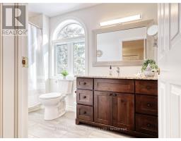 6 GREEN HEDGE LANE - 33