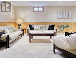 6 GREEN HEDGE LANE - 38