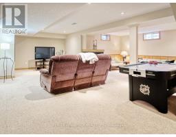 6 GREEN HEDGE LANE - 42