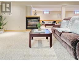 6 GREEN HEDGE LANE - 43