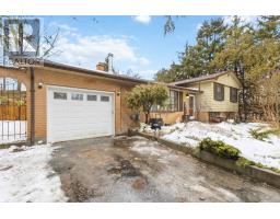 62 DEVERON CRESCENT - 4