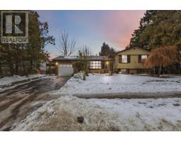 62 DEVERON CRESCENT - 43