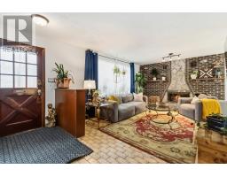 62 DEVERON CRESCENT - 7