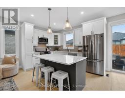 8 - 383 DAVENTRY WAY - 10