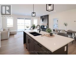 10 - 32 POSTMA CRESCENT - 15