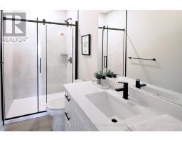 10 - 32 POSTMA CRESCENT - 28