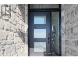 10 - 32 POSTMA CRESCENT - 3