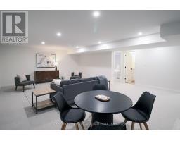 10 - 32 POSTMA CRESCENT - 33