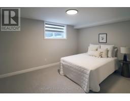 10 - 32 POSTMA CRESCENT - 35