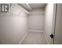 10 - 32 POSTMA CRESCENT - 37