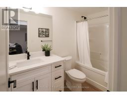 10 - 32 POSTMA CRESCENT - 38