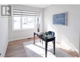 10 - 32 POSTMA CRESCENT - 5