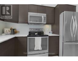 35 - 1040 CORONATION DRIVE - 11