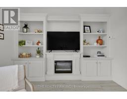 35 - 1040 CORONATION DRIVE - 17